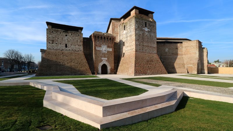 https://www.riminiturismo.it/visitatori/scopri-il-territorio/arte-e-cultura/castelli-e-torri/castel-sismondo